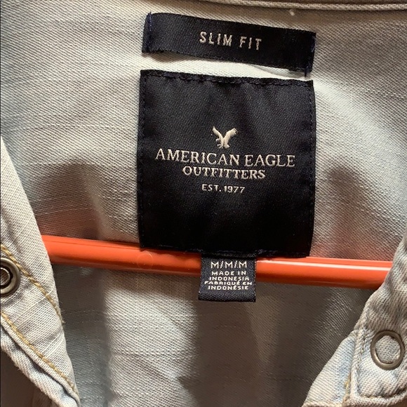 Button down - Picture 3 of 4